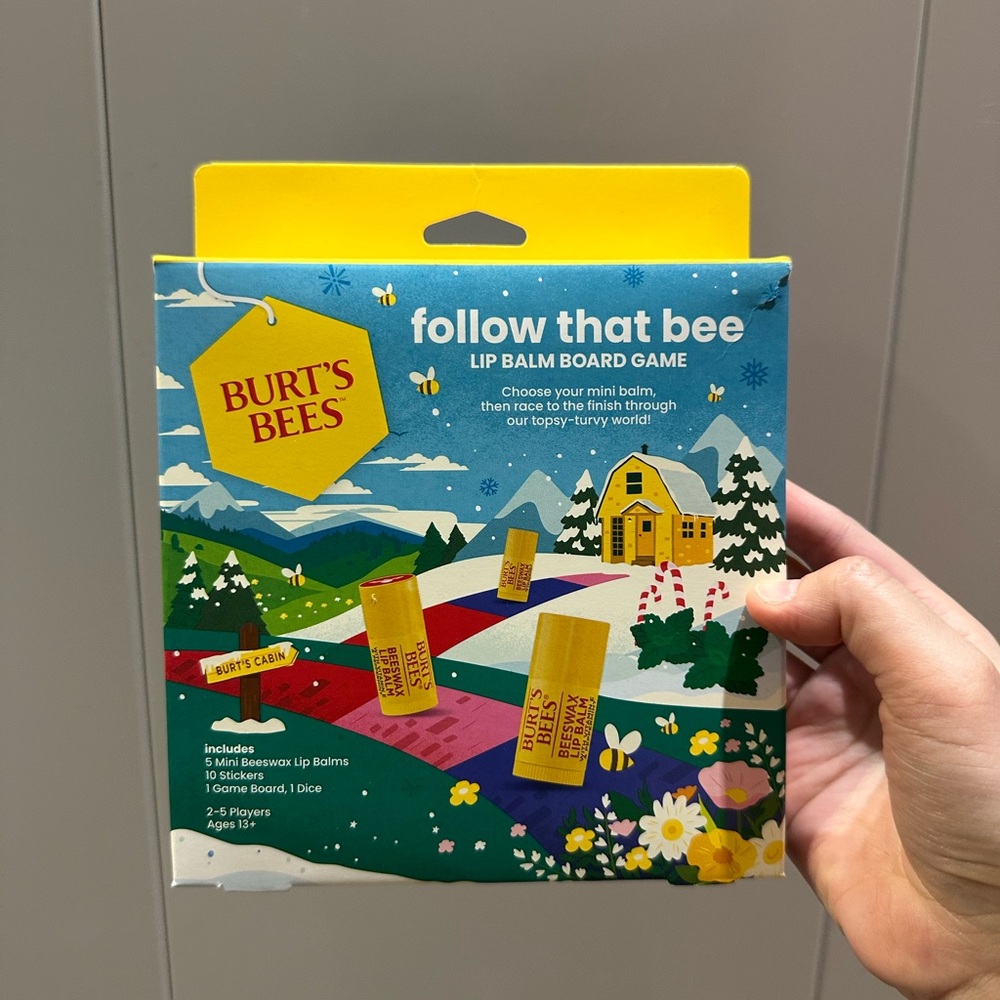 🇺🇸 NEW Mini Burt's Bees Lip Balm Board Game Gift Set